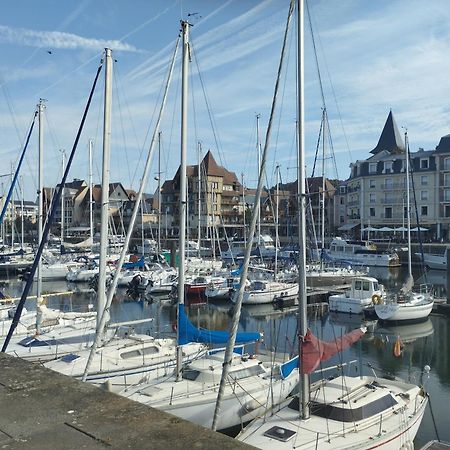 L'Escale A Deauville Luaran gambar