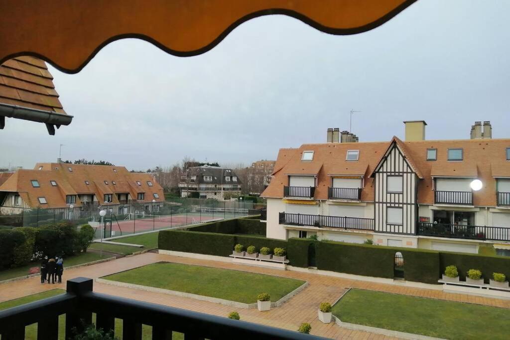 L'Escale A Deauville Luaran gambar