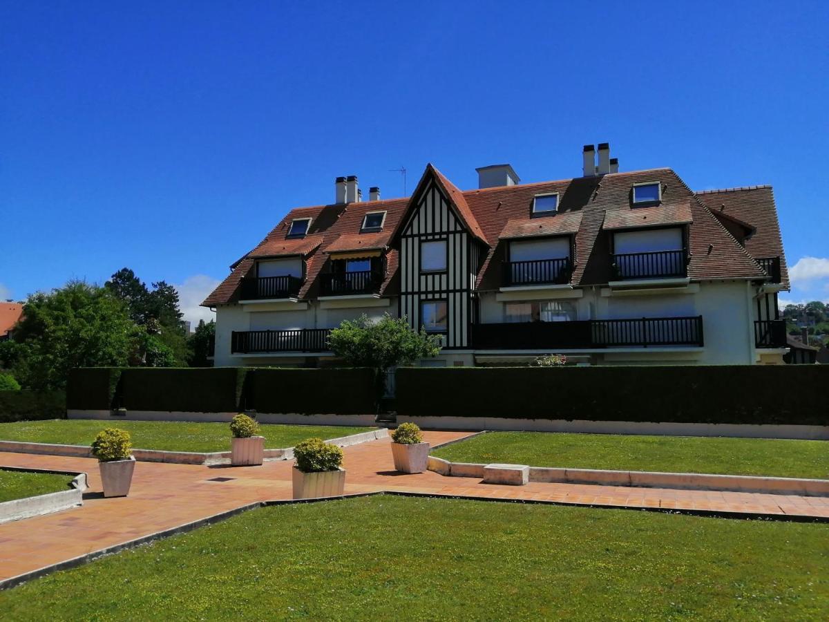 L'Escale A Deauville Luaran gambar