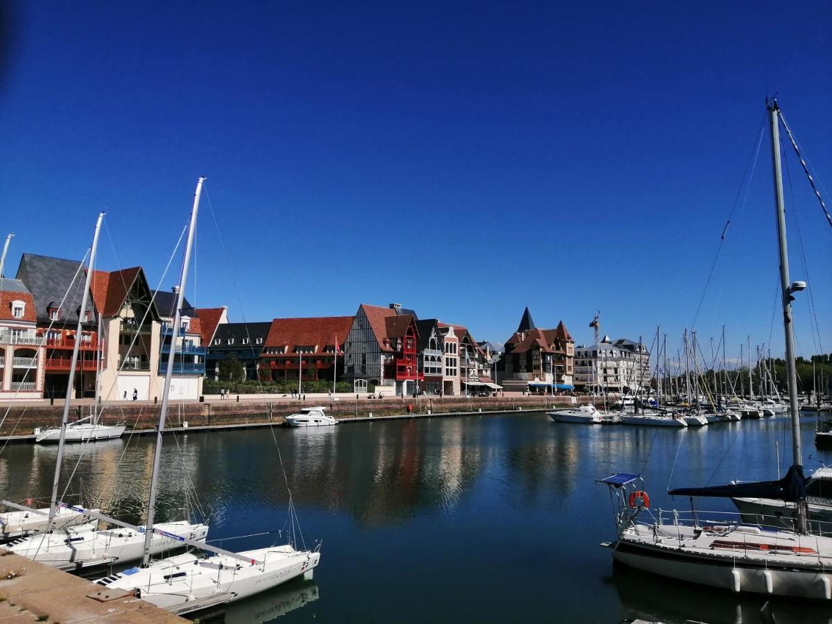 L'Escale A Deauville Luaran gambar