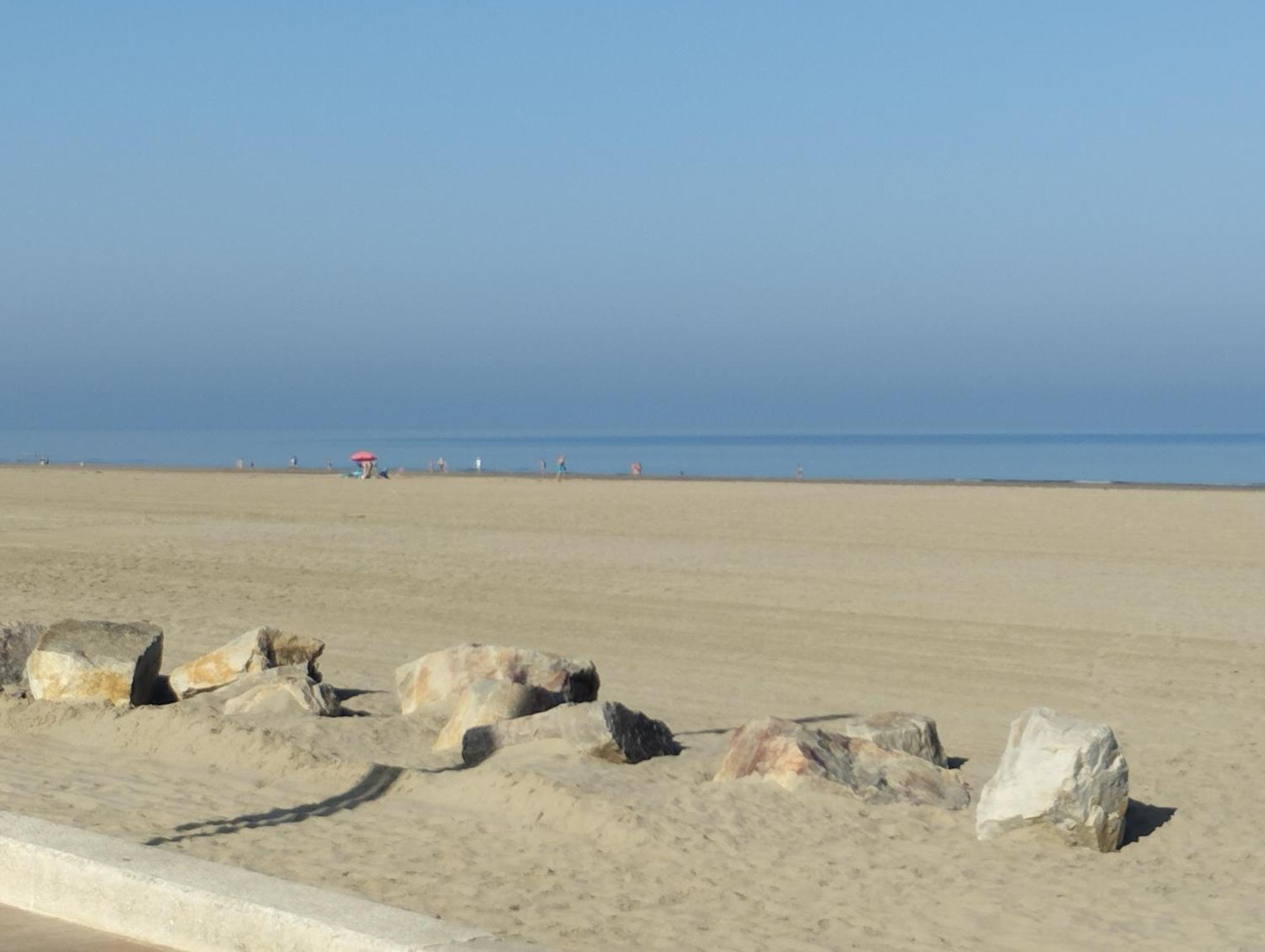 L'Escale A Deauville Luaran gambar