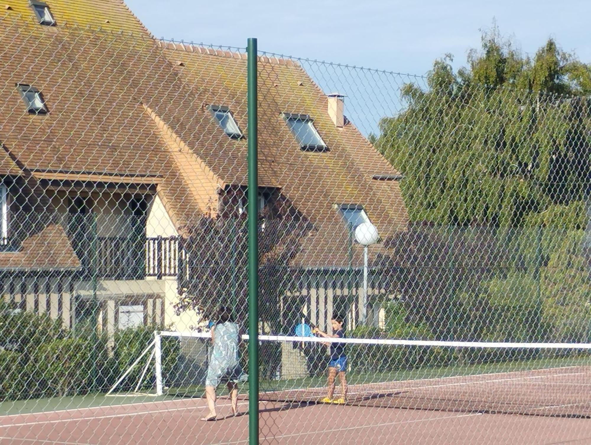L'Escale A Deauville Luaran gambar